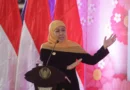 Jokowi Resmi Berhentikan Khofifah dan Emil Dardak