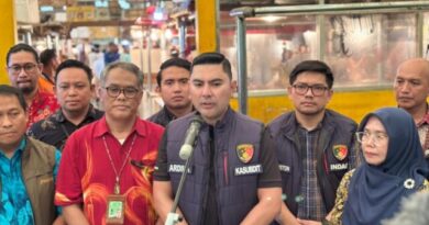 Antisipasi Lonjakan Jelang Hari Raya, Satgas SABER PMJ Awasi Harga dan Distribusi Bahan Pokok Di Pasar Koja Antisipasi Lonjakan Jelang Hari Raya, Satgas SABER PMJ Awasi Harga dan Distribusi Bahan Pokok Di Pasar Koja