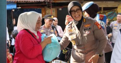 Semangat Hari Kartini, Polwan Polda Metro Jaya Hadir Lewat Edukasi dan Bakti Sosial bagi Perempuan dan Kaum Rentan