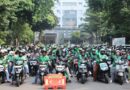 Wujudkan Kemitraan Humanis, Polda Metro Jaya Salurkan 350 Paket Sembako untuk Pengemudi Ojol di Jumat Peduli