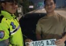 Personil PJR Induk BSD Korlantas Polri Menemukan Plat jatuh dari Mobil dan memberikan kembali ke Pemiliknya
