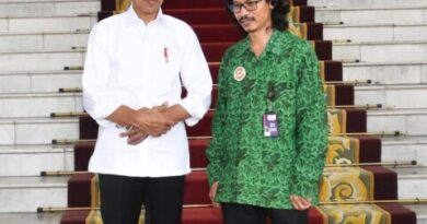 Apakah Putusan Sela yang Mengabulkan Eksepsi dr. Tifa Membuktikan atau Semakin Meyakinkan Publik Bahwa Ijazah Presiden Joko Widodo Palsu?* *Maret Samuel Sueken: Belum Tentu Apakah Putusan Sela yang Mengabulkan Eksepsi dr. Tifa Membuktikan atau Semakin Meyakinkan Publik Bahwa Ijazah Presiden Joko Widodo Palsu?* *Maret Samuel Sueken: Belum Tentu