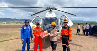 Polri Kembali Salurkan Bantuan Kemanusiaan bagi Warga Terdampak Gempa NTT
