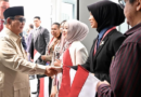 Sapaan Hangat Mahasiswa Indonesia Sambut Kedatangan Presiden Prabowo di Vladivostok