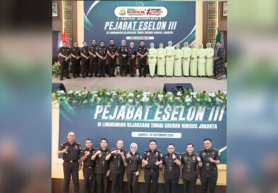 KAJATI DKI JAKARTA LANTIK 3 PEJABAT ESELON III KAJATI DKI JAKARTA LANTIK 3 PEJABAT ESELON III
