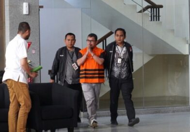 KPK Tangkap Tangan Tersangka Dugaan Pemerasan di Pemkab Bolaang Mongondow Utara KPK Tangkap Tangan Tersangka Dugaan Pemerasan di Pemkab Bolaang Mongondow Utara