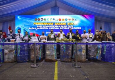 BNN RI MUSNAHKAN BARANG BUKTI 12 KASUS NARKOTIKA, 25 TERSANGKA DIAMANKAN BNN RI MUSNAHKAN BARANG BUKTI 12 KASUS NARKOTIKA, 25 TERSANGKA DIAMANKAN